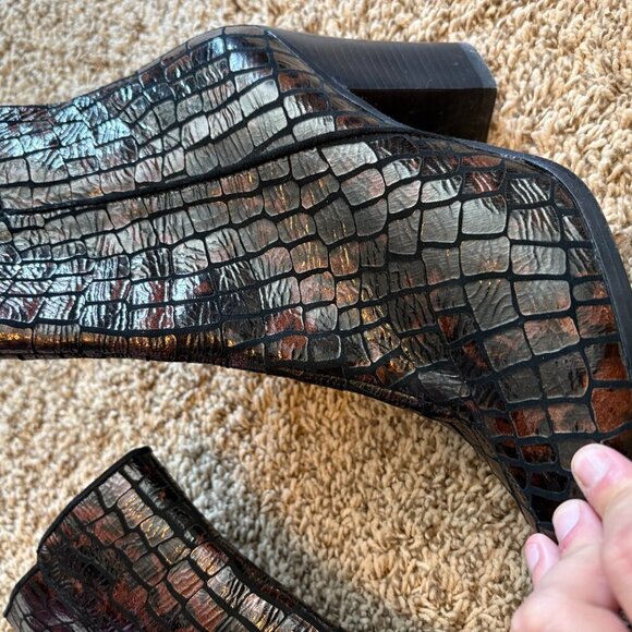 Donald J. Pliner Swift Brown Croc Embossed ankle boots - Picture 2 of 5